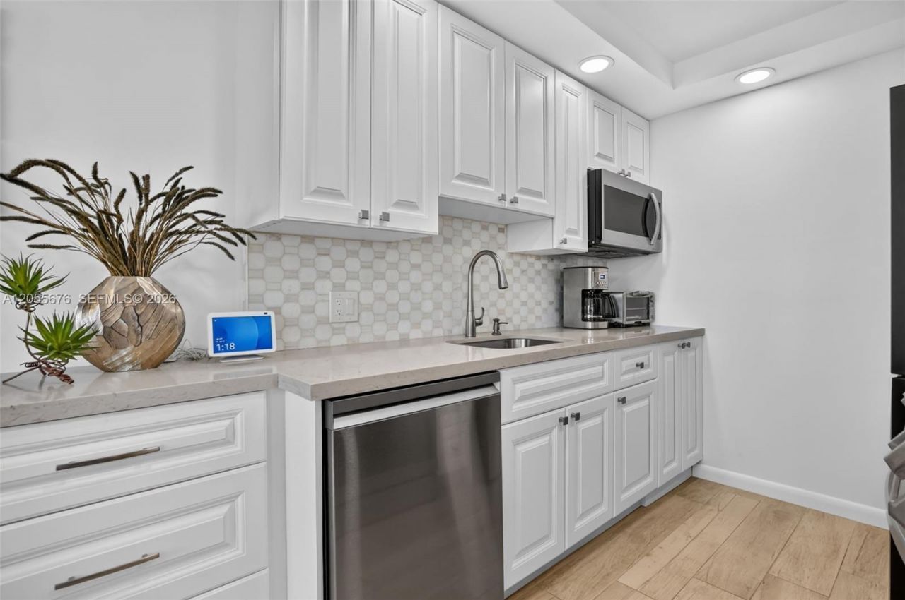 3052 Guildford C , Unit 3052, Boca Raton, FL 33434 Photo