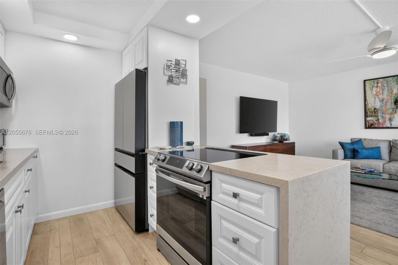 3052 Guildford C , Unit 3052, Boca Raton, FL 33434 Photo