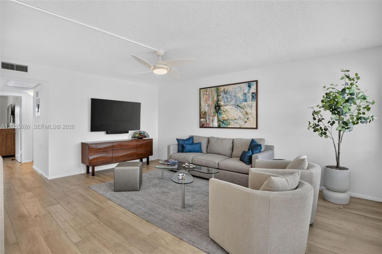 3052 Guildford C , Unit 3052, Boca Raton, FL 33434 Photo