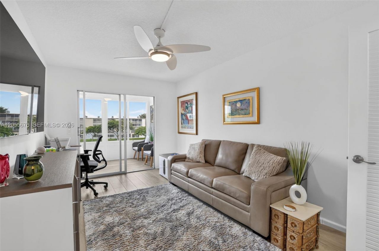 3052 Guildford C , Unit 3052, Boca Raton, FL 33434 Photo