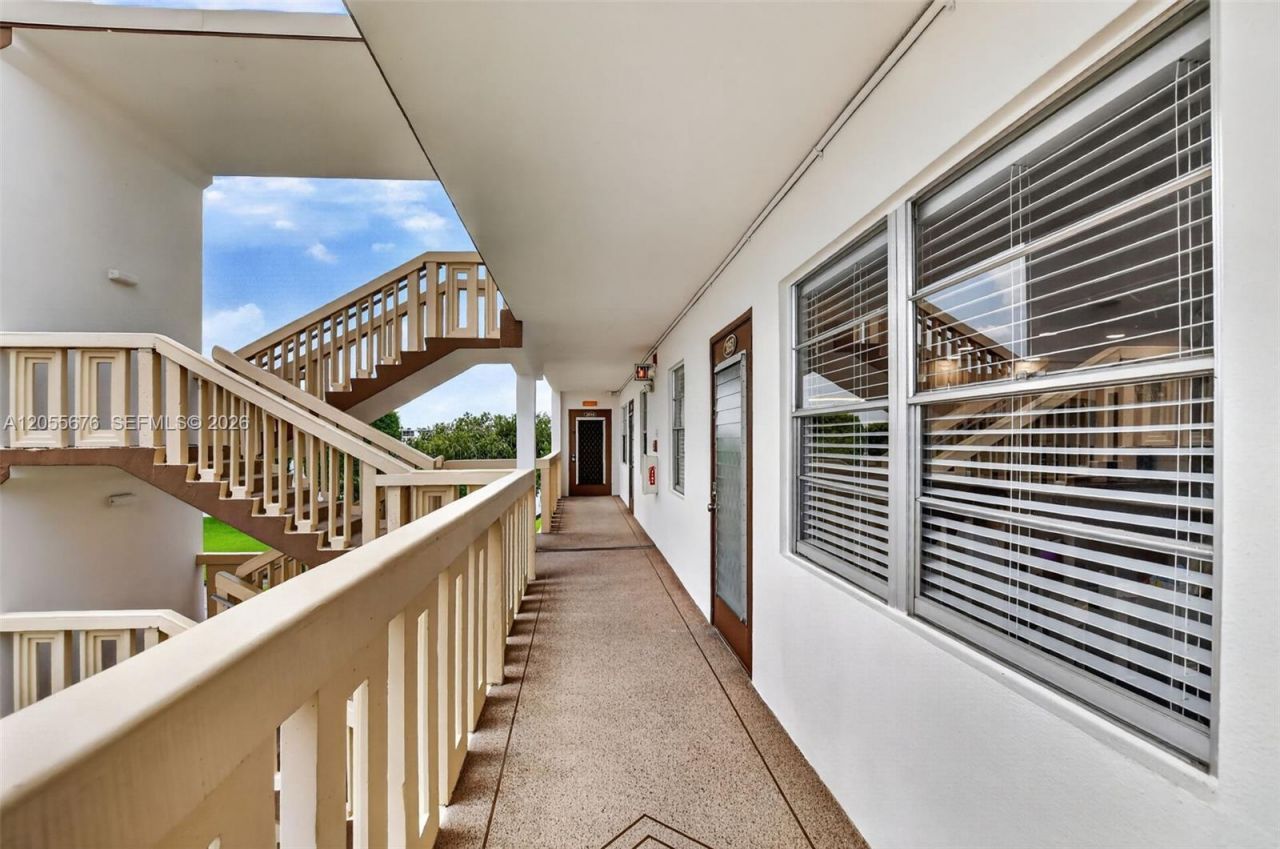 3052 Guildford C , Unit 3052, Boca Raton, FL 33434 Photo