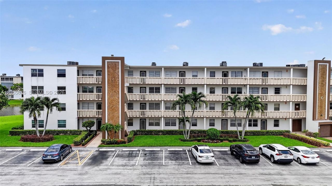3052 Guildford C , Unit 3052, Boca Raton, FL 33434 Photo
