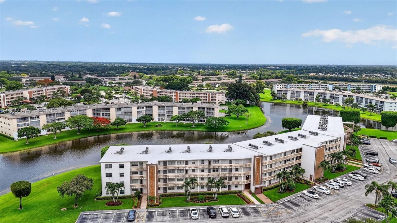 3052 Guildford C , Unit 3052, Boca Raton, FL 33434 Photo