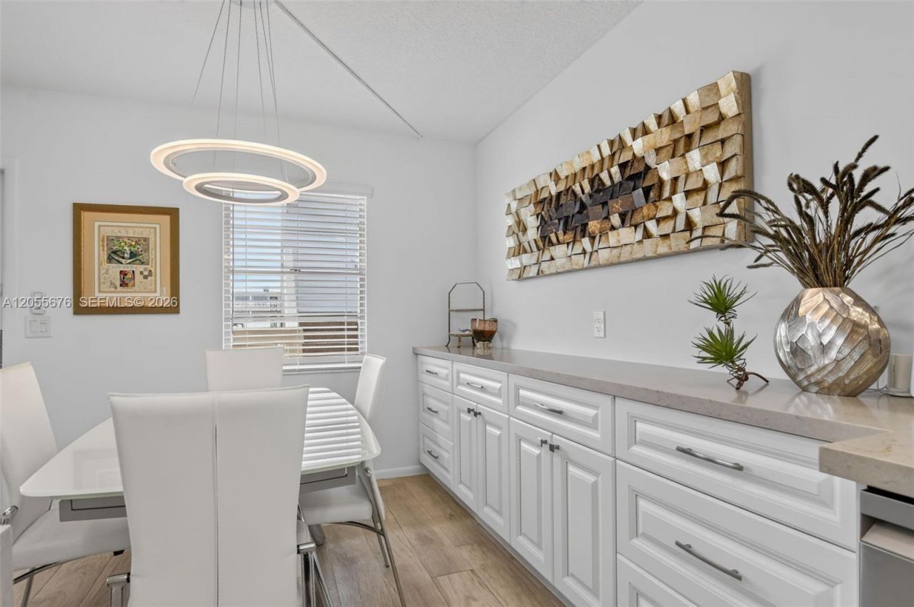 3052 Guildford C , Unit 3052, Boca Raton, FL 33434 Photo