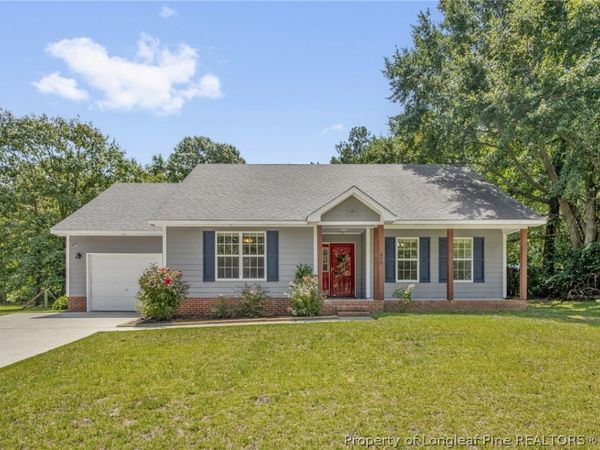 470 Northwoods Drive, Raeford, NC 28376
