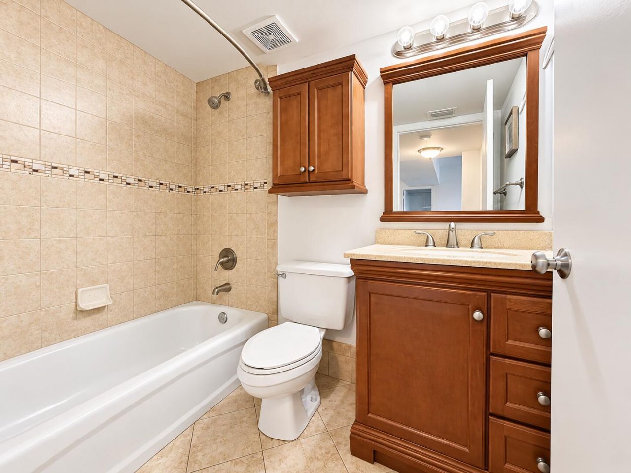 2721 Ocean Club Boulevard, Unit 304, Hollywood, FL 33019 Photo