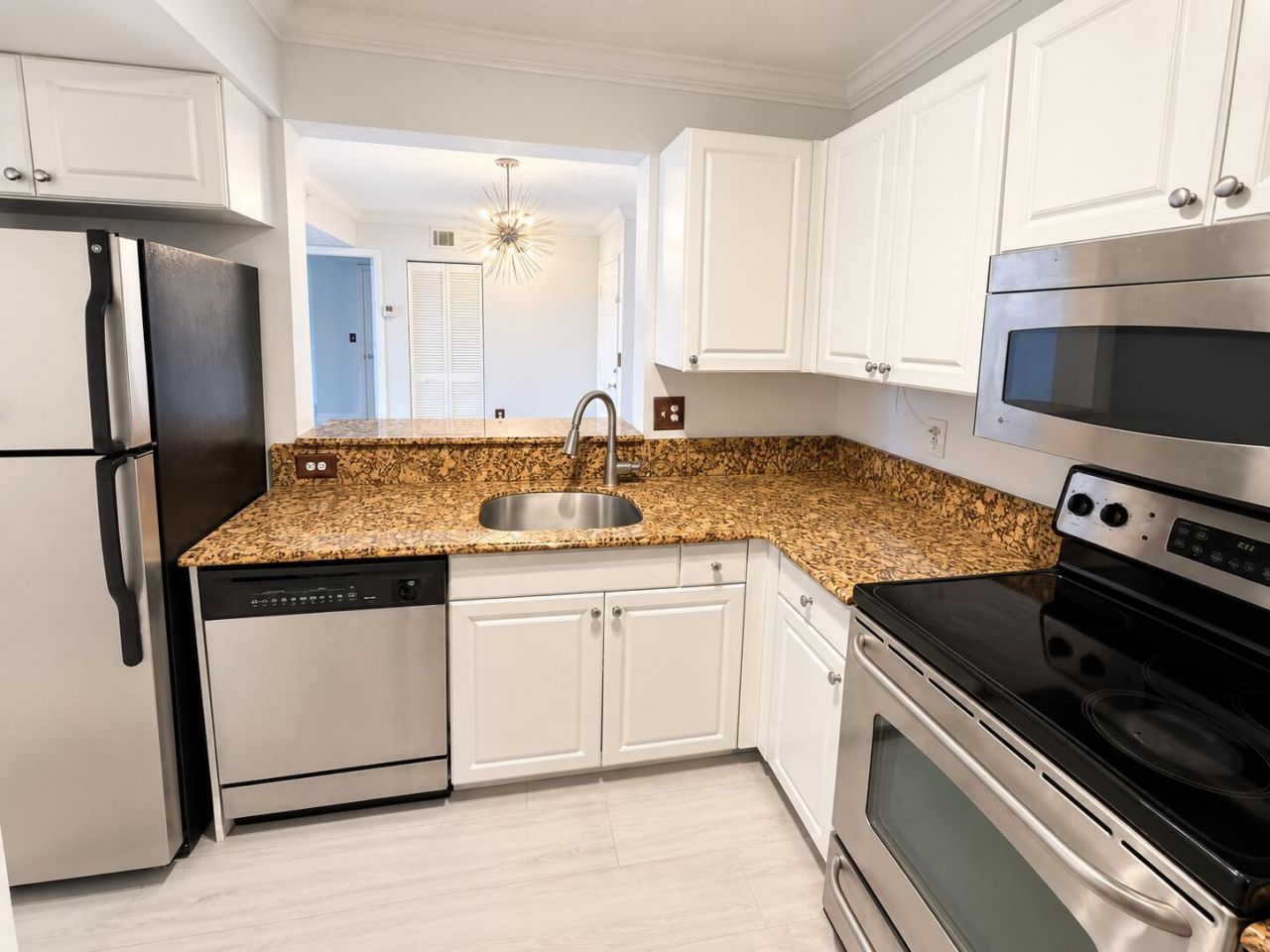 2721 Ocean Club Boulevard, Unit 304, Hollywood, FL 33019 Photo