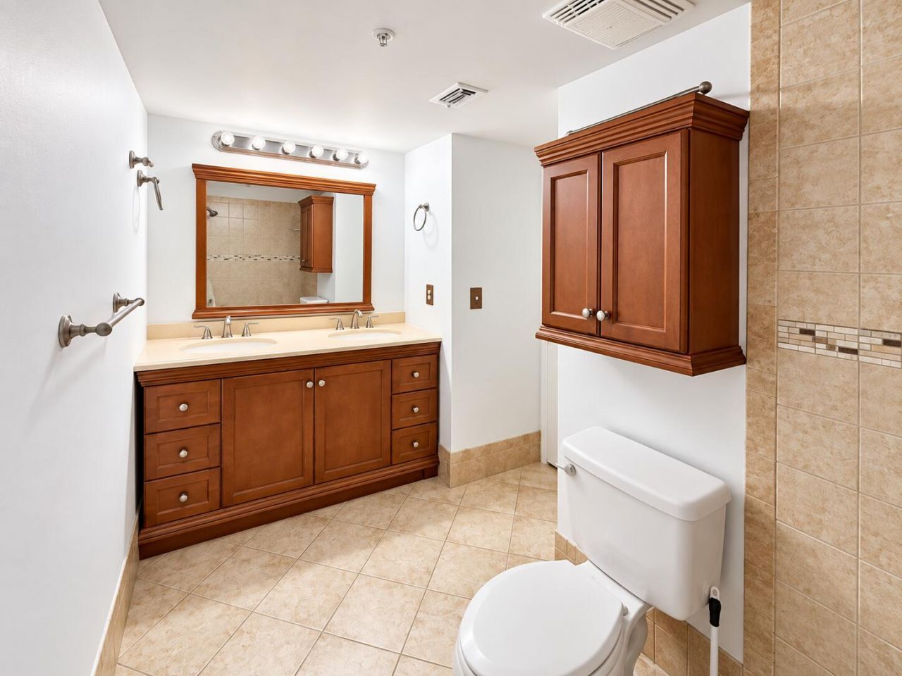 2721 Ocean Club Boulevard, Unit 304, Hollywood, FL 33019 Photo
