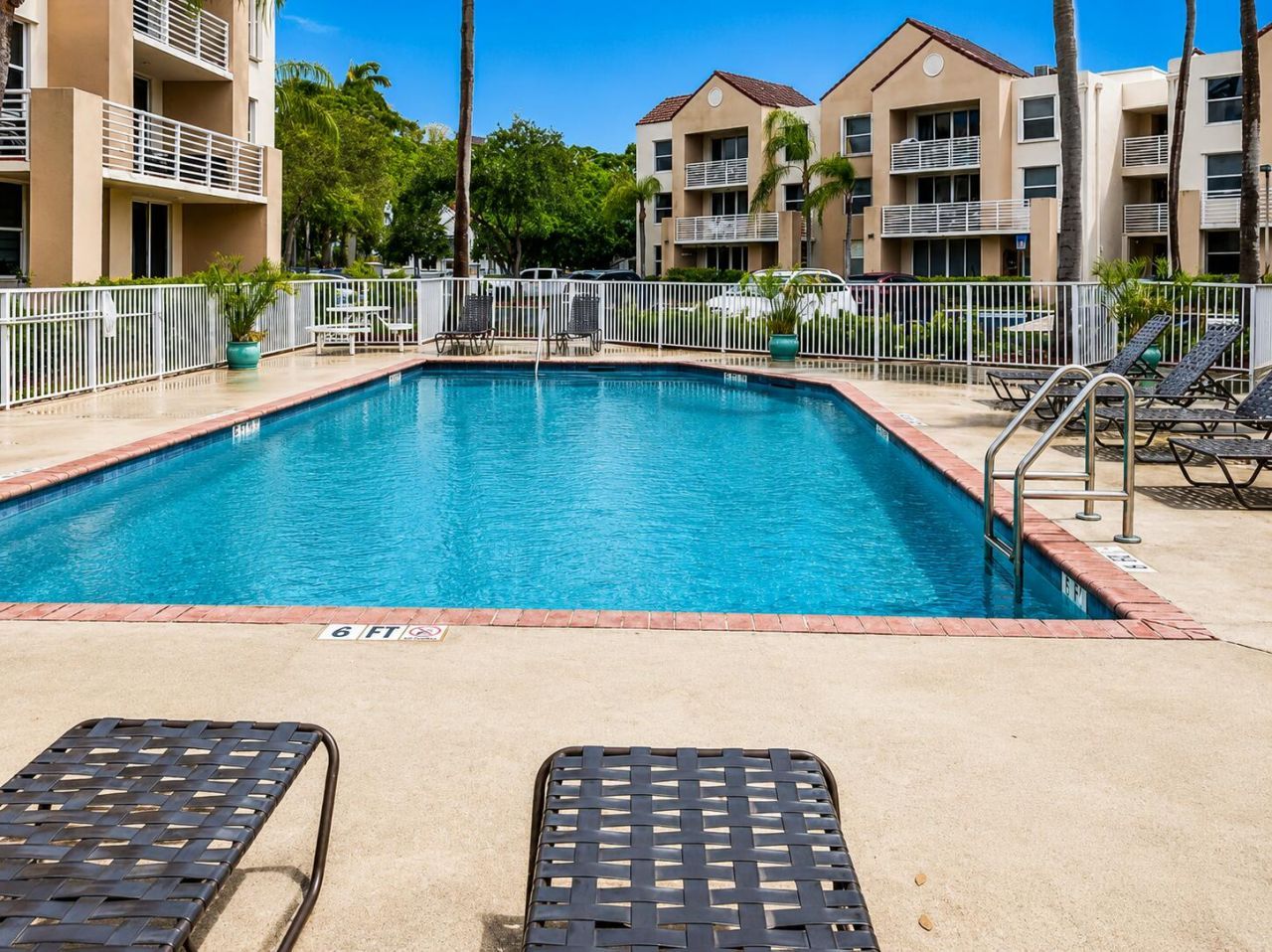 2721 Ocean Club Boulevard, Unit 304, Hollywood, FL 33019 Photo