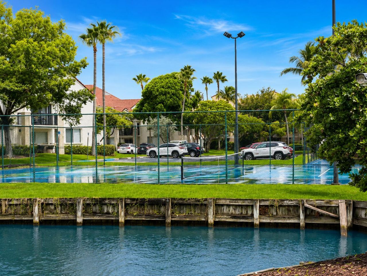 2721 Ocean Club Boulevard, Unit 304, Hollywood, FL 33019 Photo