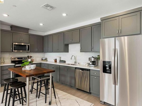 500 Somi CT , Unit 208, Hayward, CA 94544