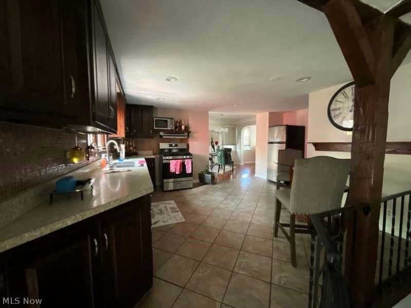 25200 Glenbrook Boulevard, Euclid, OH 44117 Photo 11