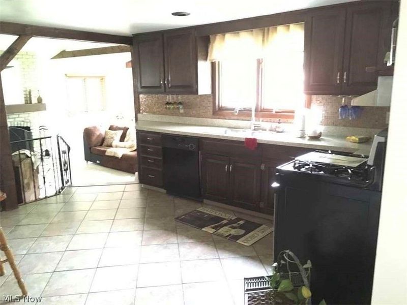 25200 Glenbrook Boulevard, Euclid, OH 44117 Photo 8