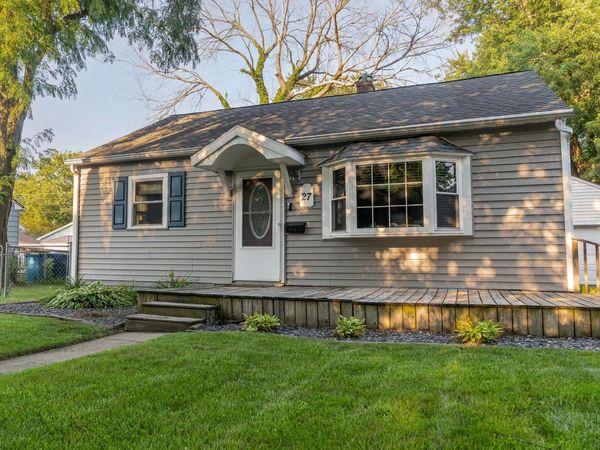 27 Walnut Parkway, Crown Point, IN 46307