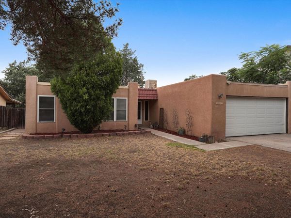 1721 Hiawatha Drive NE, Albuquerque, NM 87112