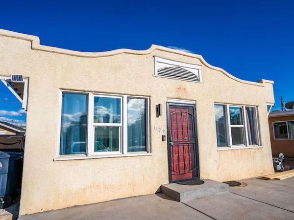 1124 Los Tomases Drive NW, Albuquerque, NM 87102