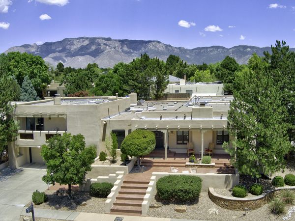 5500 Luna Del Oro Court NE, Albuquerque, NM 87111