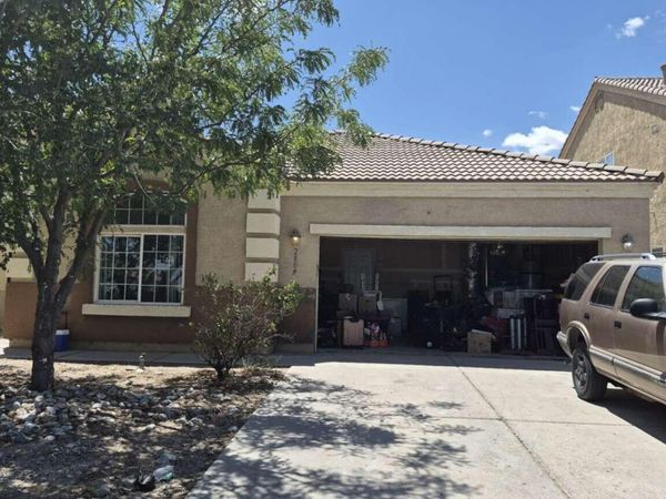 2809 Porto Street SW, Albuquerque, NM 87121