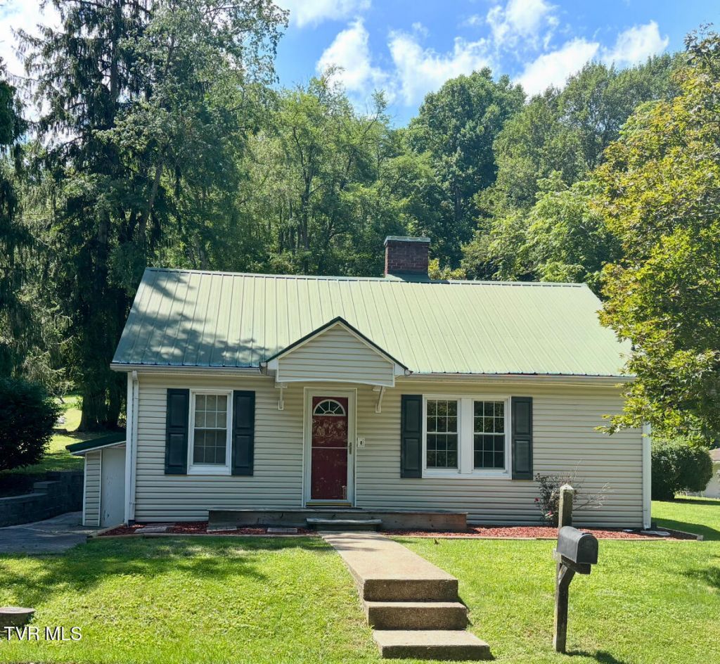 1019 Northeast Virginia Avenue, Norton, VA 24273 Main Photo