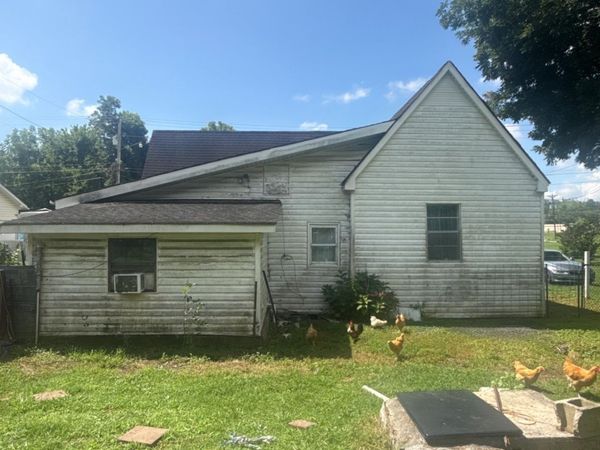 124 E 2nd St , Jasper, TN 37347