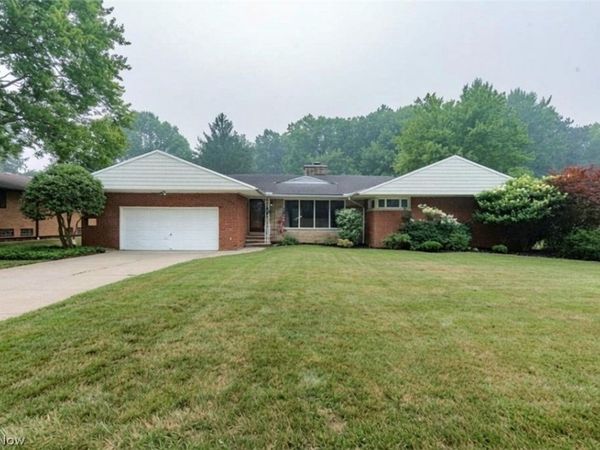 10710 Cardinal Lane, Brecksville, OH 44141