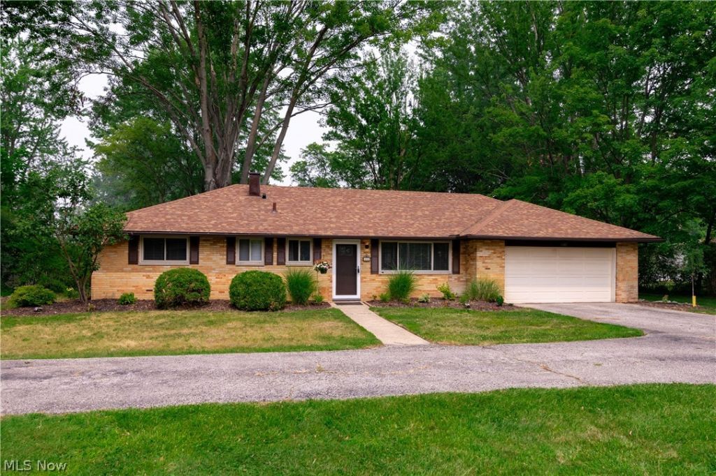 33 Oviatt Drive, Northfield, OH 44067 Main Photo