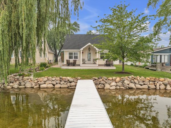 8032 Branch Drive, Brighton, MI 48116
