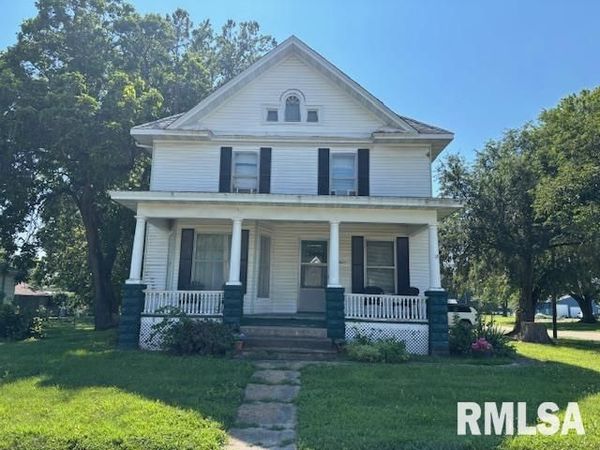220 S MAIN Street, Palmyra, IL 62674
