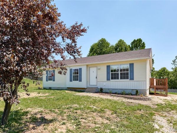360 Julie Court , Elsberry, MO 63343