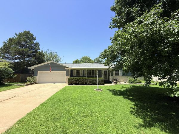 2049 S Brighton Drive , Springfield, MO 65804