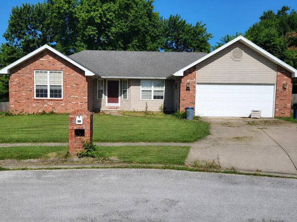 149 S Cedar Heights Drive , Nixa, MO 65714