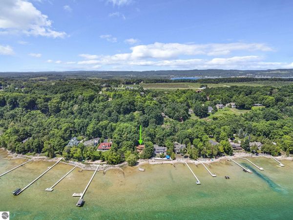 1275 Nanagosa Trail S, Suttons Bay, MI 49682