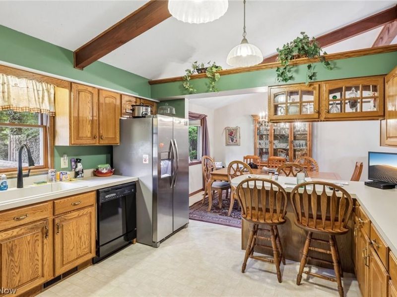 8127 Rolling Brook Road, Sagamore Hills, OH 44067 Photo 12