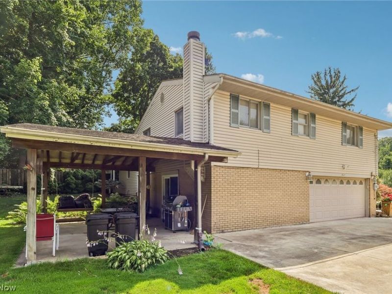 8127 Rolling Brook Road, Sagamore Hills, OH 44067 Photo 3