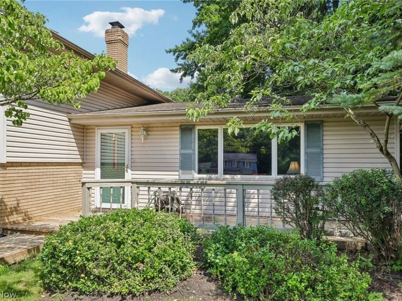8127 Rolling Brook Road, Sagamore Hills, OH 44067 Photo 4