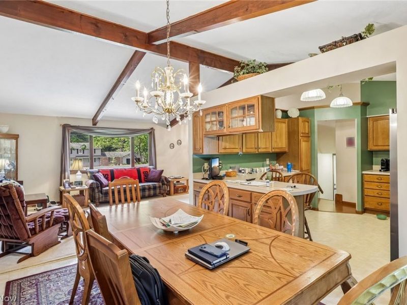 8127 Rolling Brook Road, Sagamore Hills, OH 44067 Photo 9