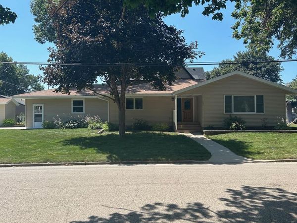 151 W Maple, Hartley, IA 51346