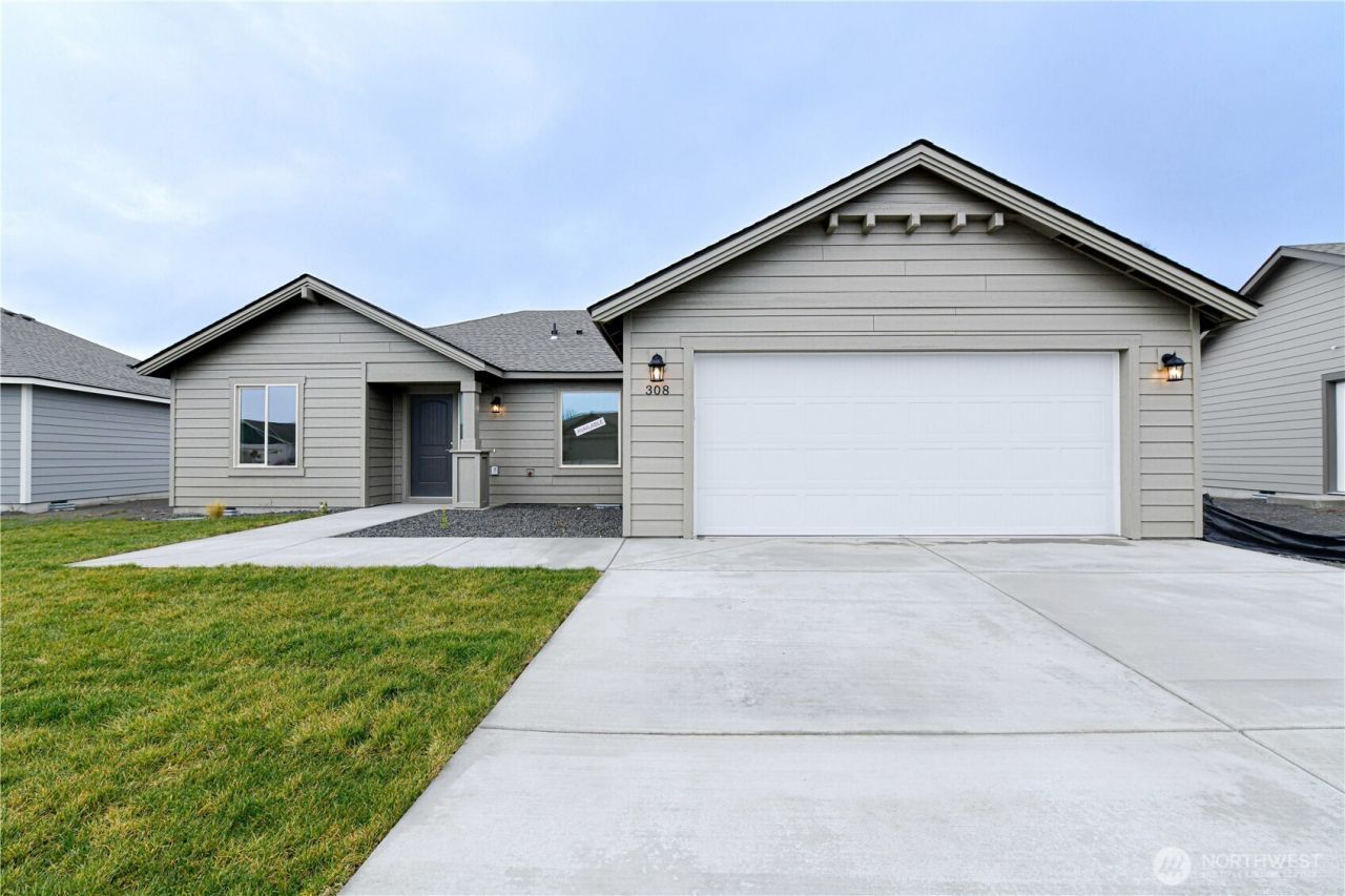 308 N Sandy Loop , Moses Lake, WA 98837 Main Photo