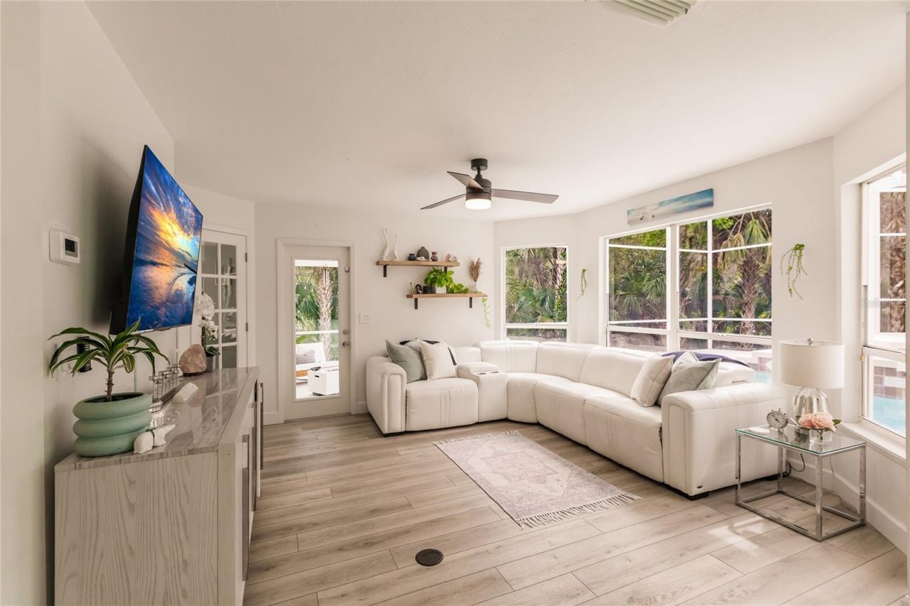 1587 Firethorne Lakes Drive, Sarasota, FL 34240 Photo