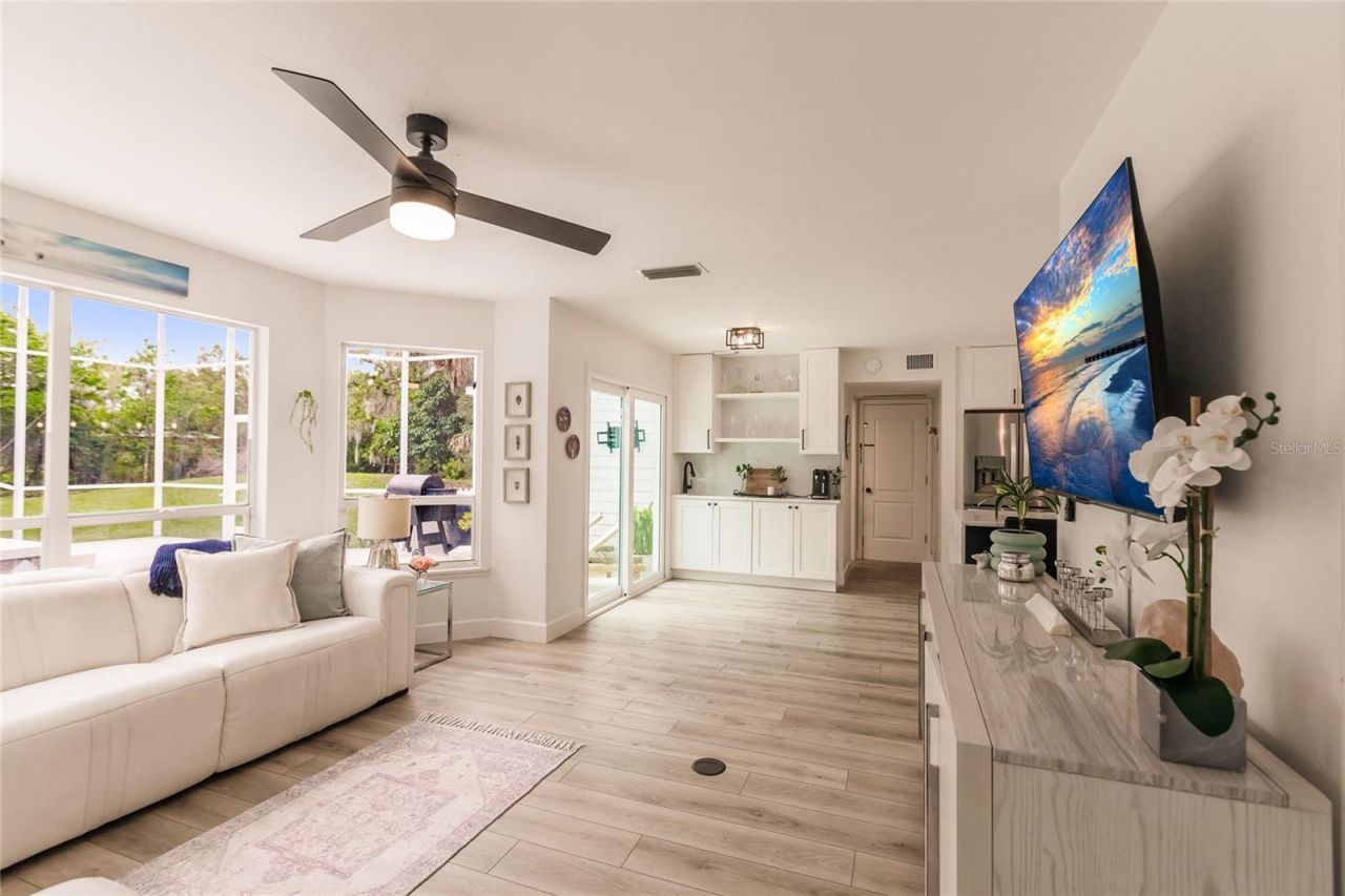 1587 Firethorne Lakes Drive, Sarasota, FL 34240 Photo
