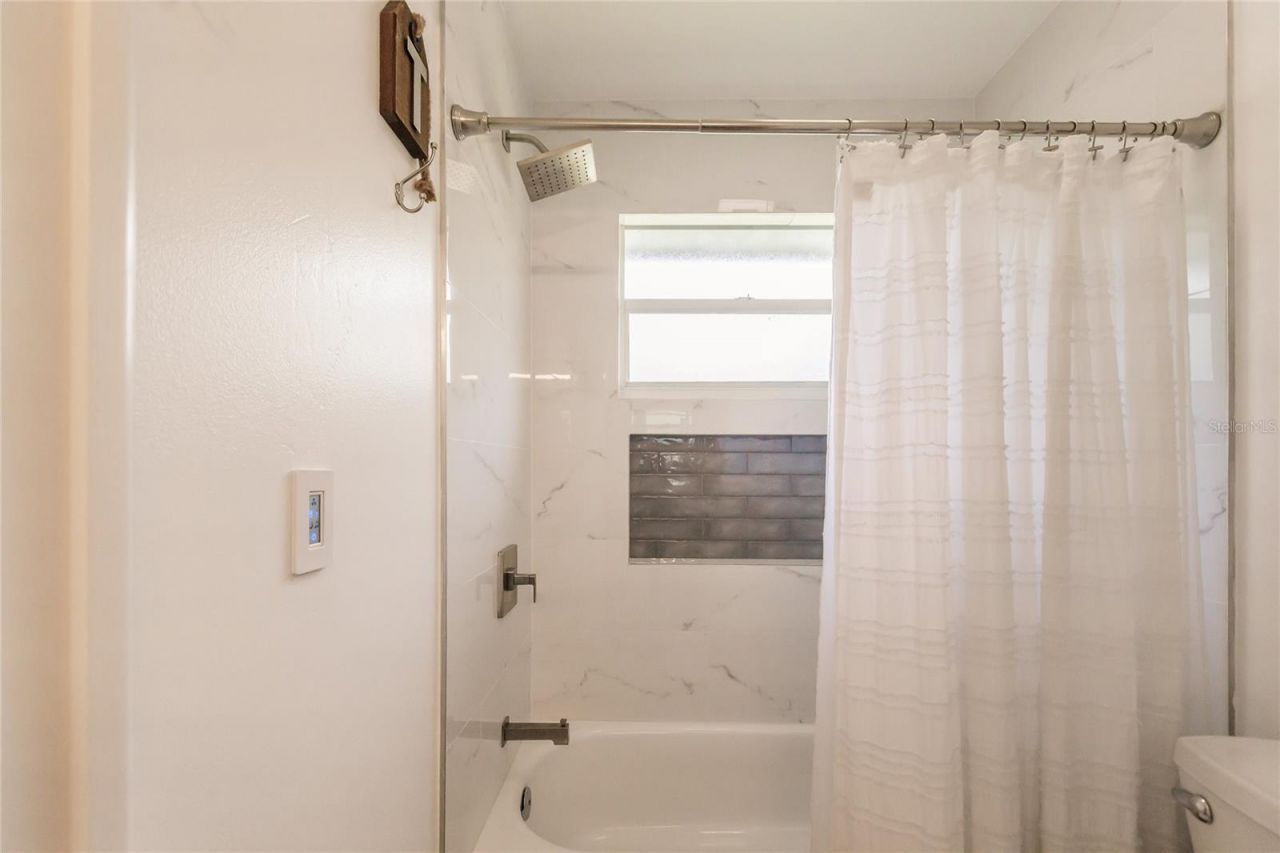 1587 Firethorne Lakes Drive, Sarasota, FL 34240 Photo