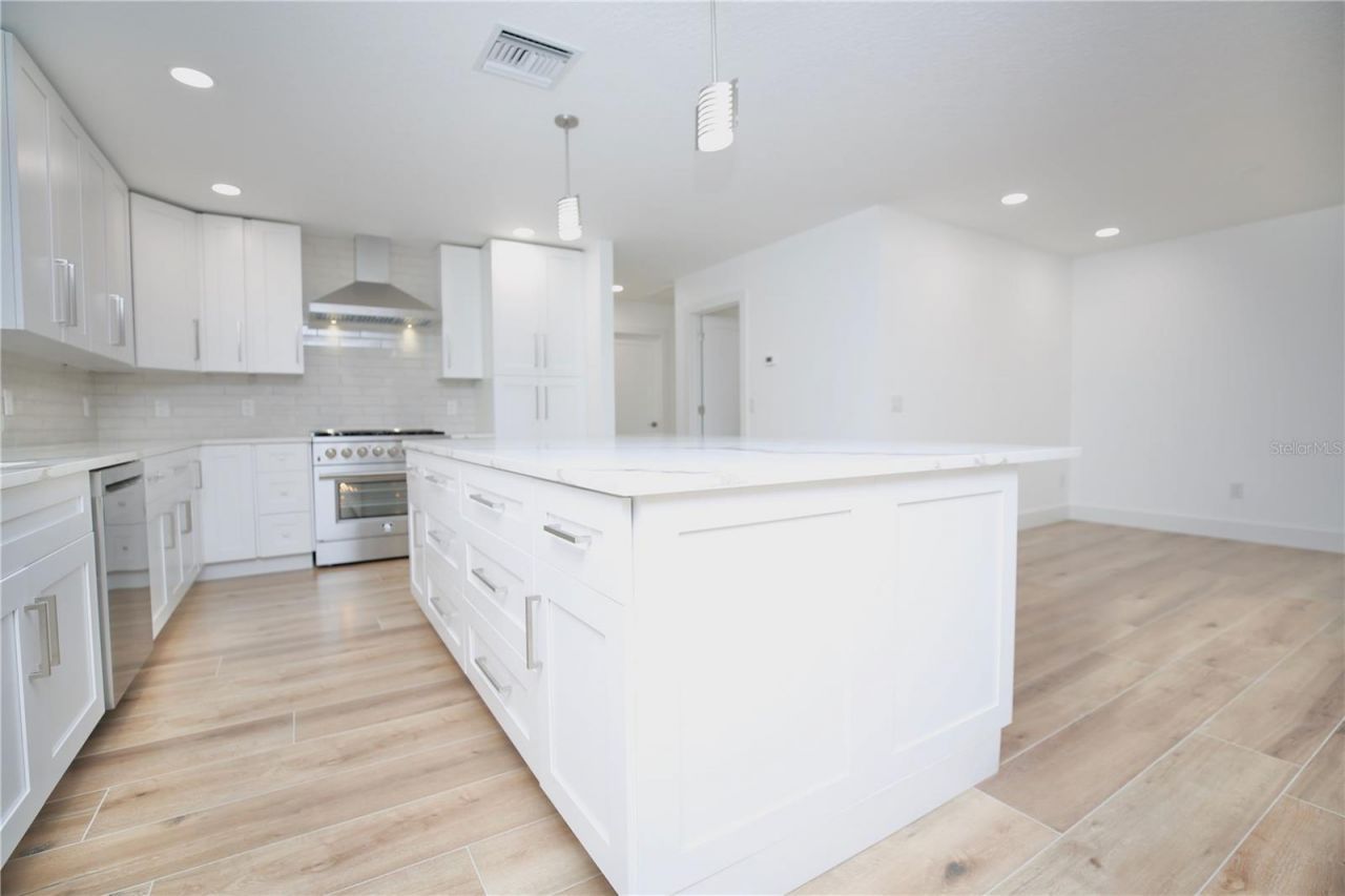 1646 Robin Hood Lane, Clearwater, FL 33764 Photo