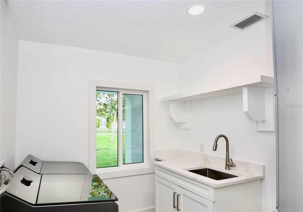 1646 Robin Hood Lane, Clearwater, FL 33764 Photo