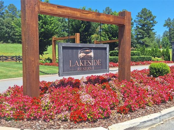 2478 Jumping Run , Connelly Springs, NC 28612