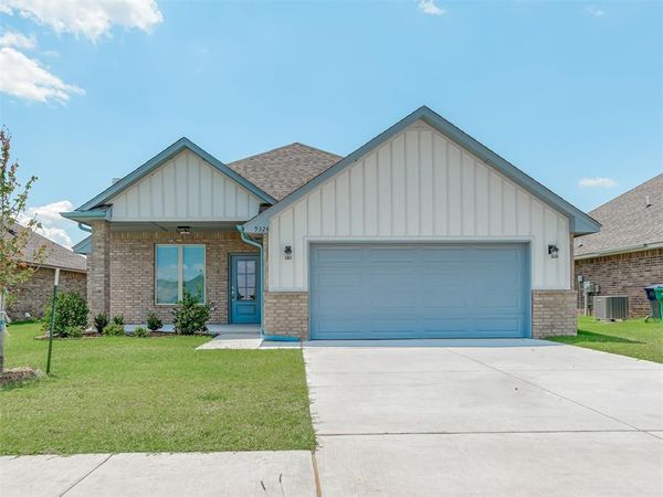 9324 NW 143rd Street, Yukon, OK 73099