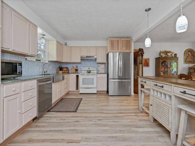 10370 KINGSPORT Drive, Evendale, OH 45241 Photo 16
