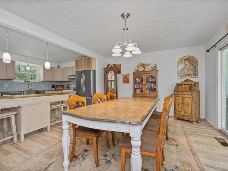 10370 KINGSPORT Drive, Evendale, OH 45241 Photo 17