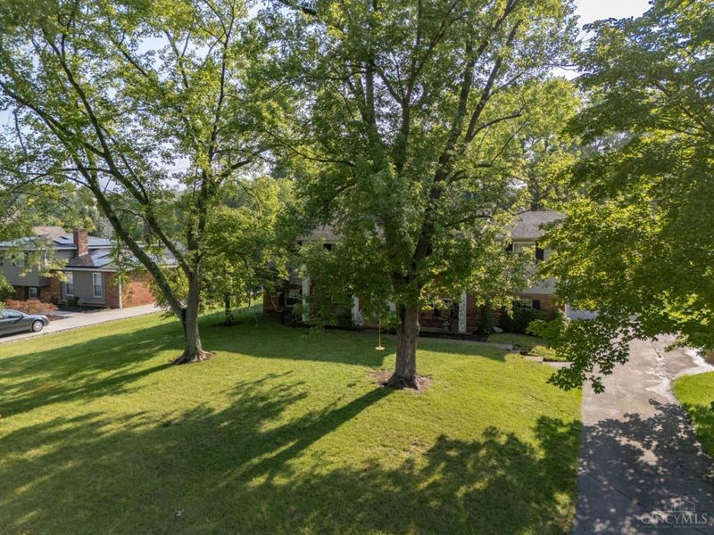 10370 KINGSPORT Drive, Evendale, OH 45241 Photo 2
