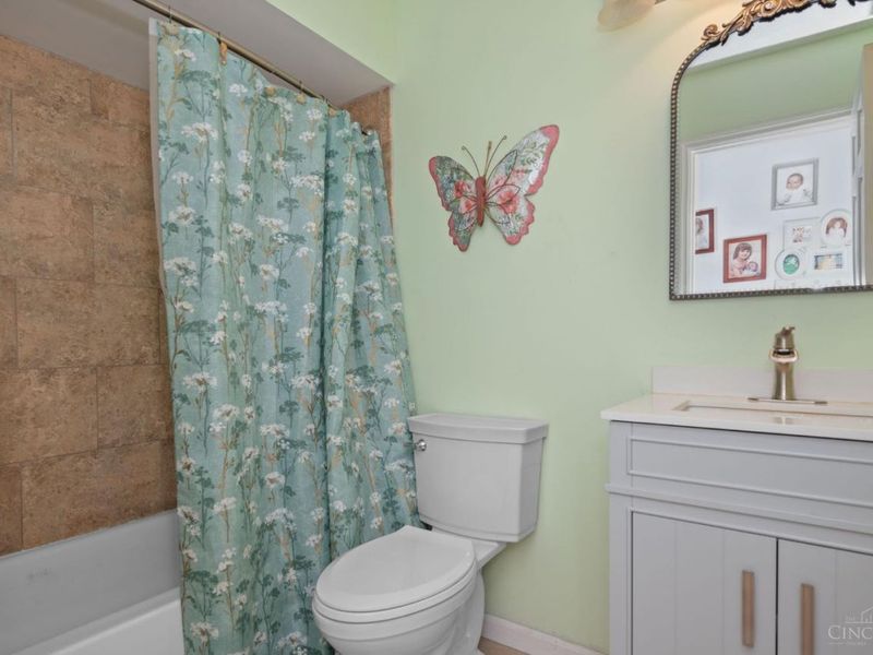 10370 KINGSPORT Drive, Evendale, OH 45241 Photo 23