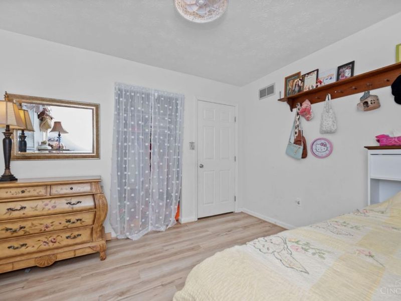 10370 KINGSPORT Drive, Evendale, OH 45241 Photo 26